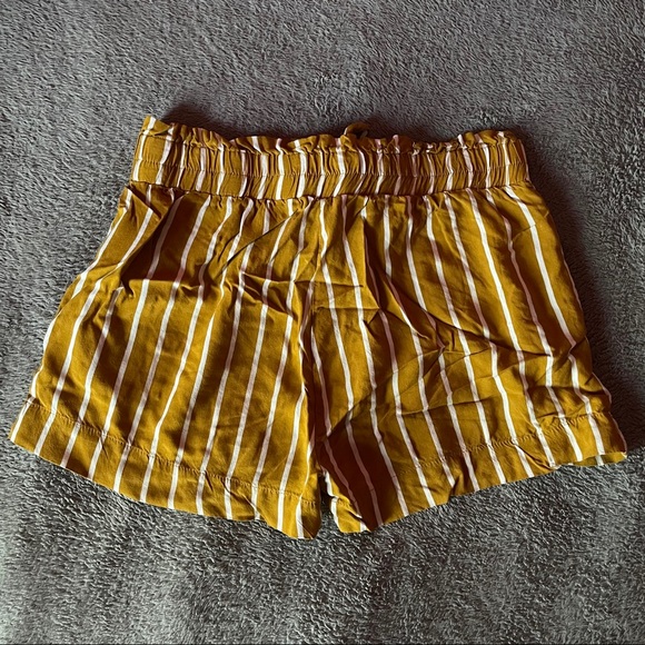 STRIPED HIGH WAISTED TIE SHORTS โข FASHION NOVA - Picture 2 of 4